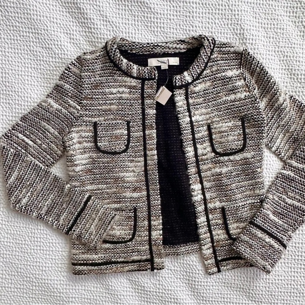 Chic cropped Black and White Tweed Jacket with gold accent
